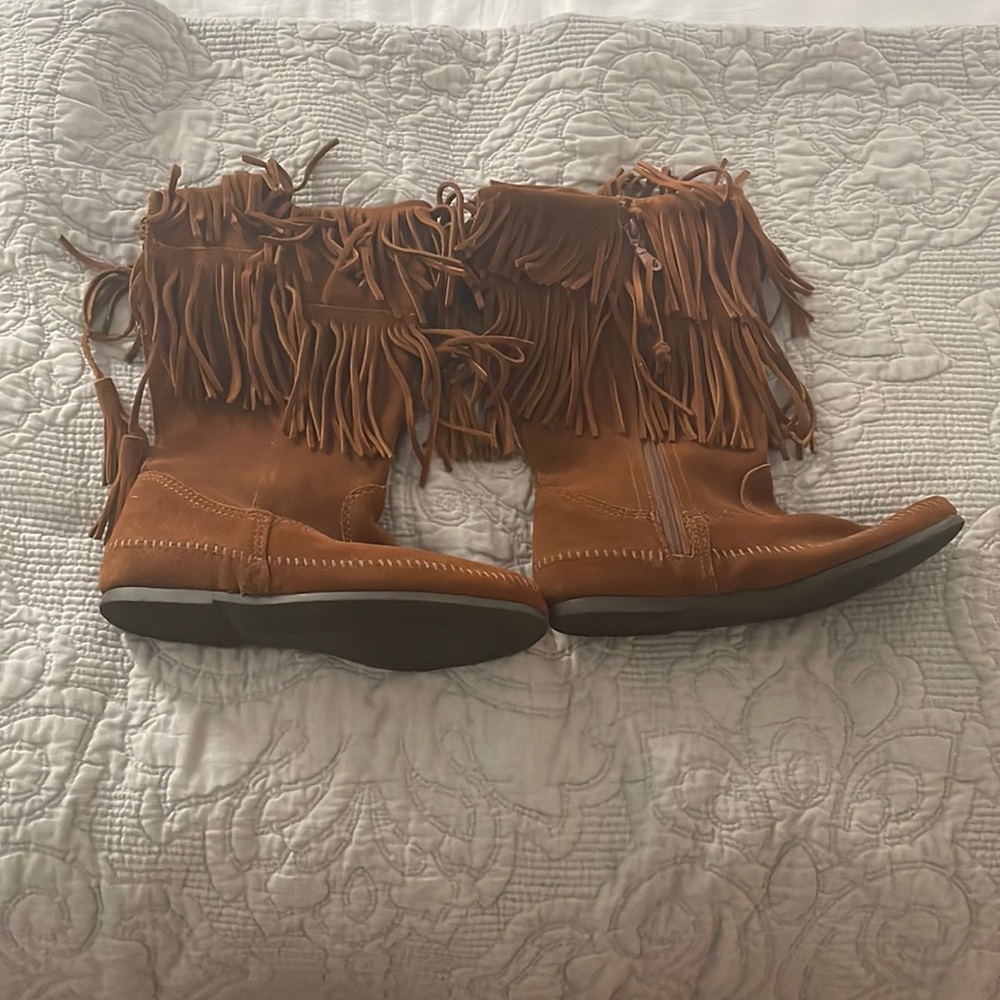 Minnetonka fringe boots, size 8, cognac